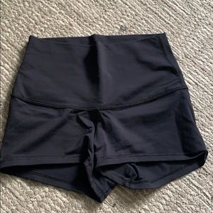 Lululemon Wunder Under high rise shorts